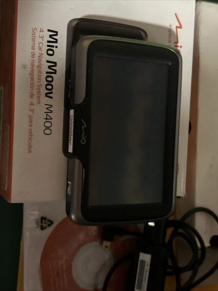 MIO Moov M400 Portable Car GPS Navigation Bundle Set 4.3" LCD Widescreen travel - Image 3 of 3