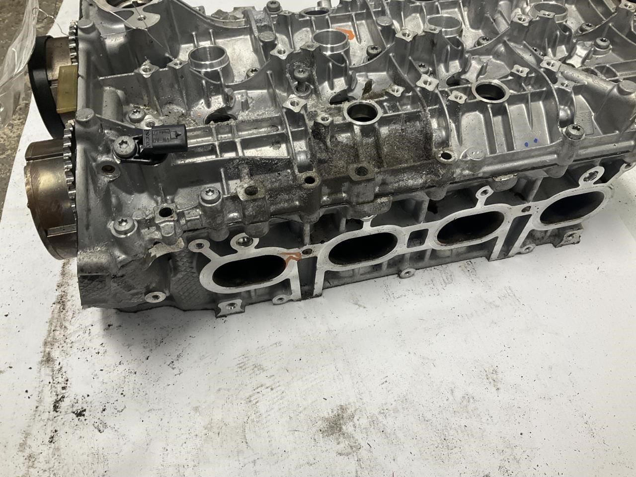 21-26 Bentley Bentayga 4.0L Twin Turbo Engine Right Cylinder Head P