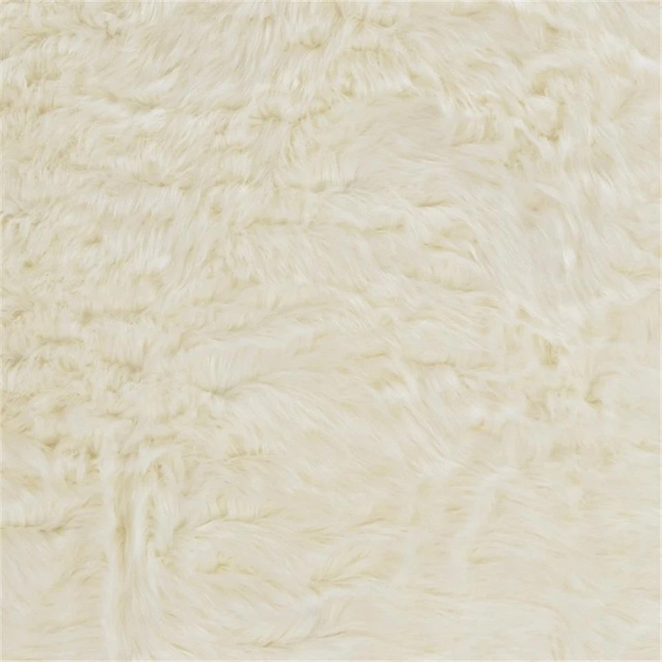 Linon Shep Faux Fur Tufted Acrylic 3'x5' Rug in White - Image 4 of 4
