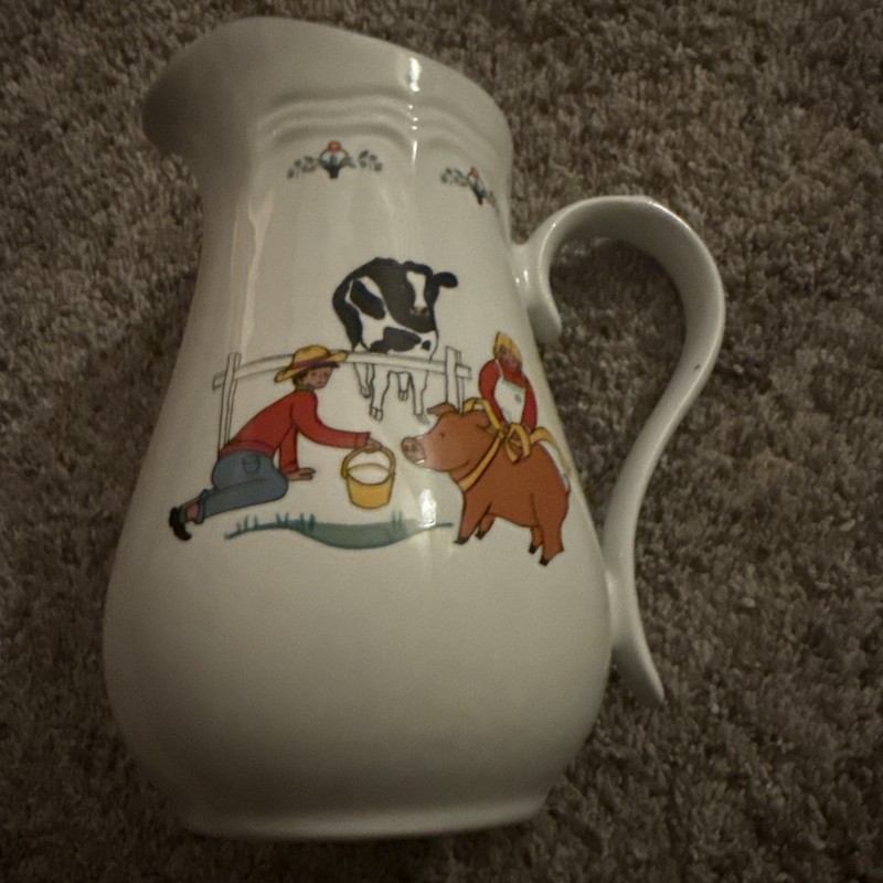 Vtg. Oneida Farm Friends Large Pitcher Stoneware Farm Collectible