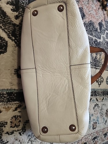 White Soft Pebbled Leather COACH purse Medium K0820-F13110 - Picture 13 of 15