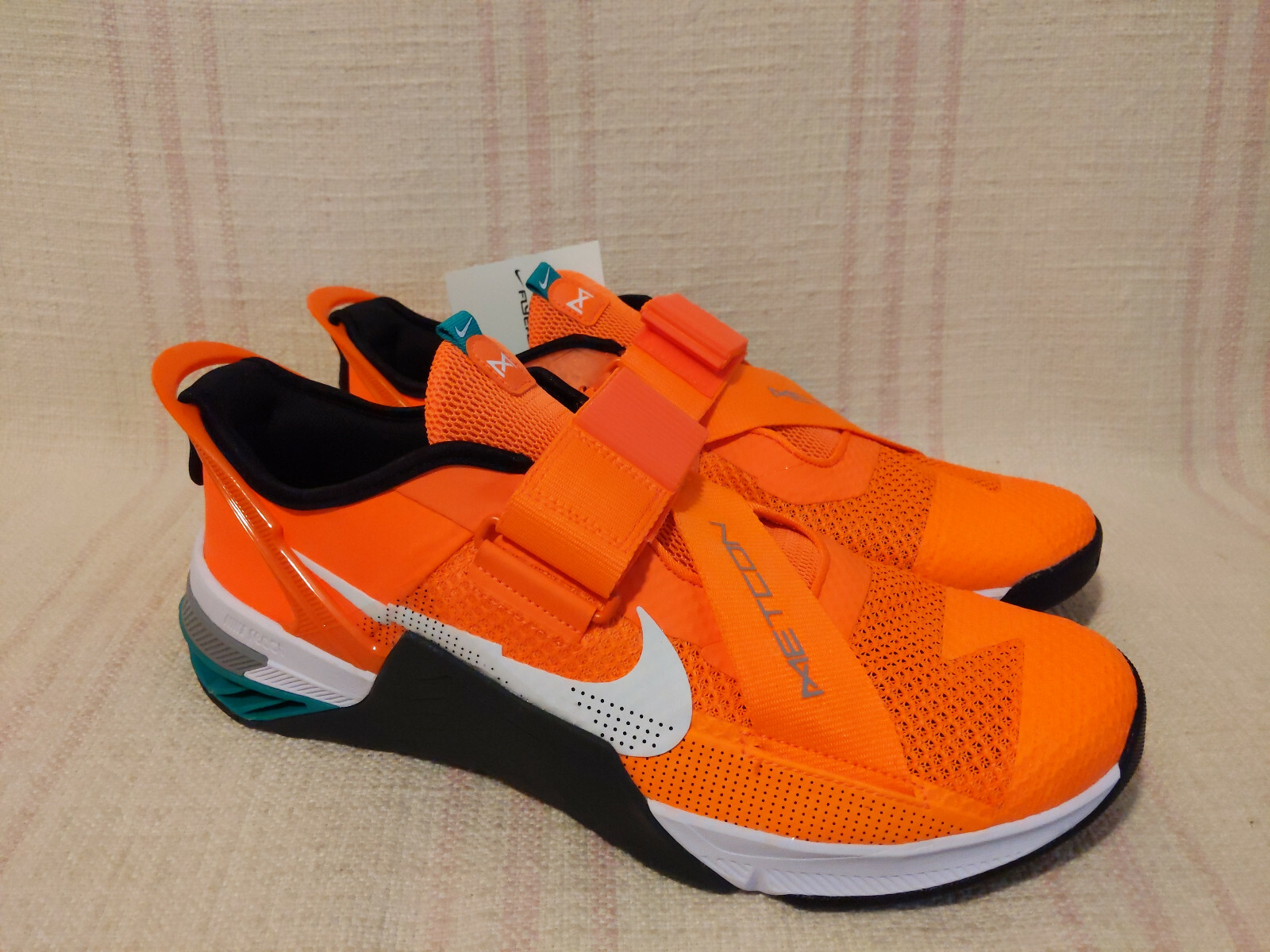 metcon 7 flyease orange
