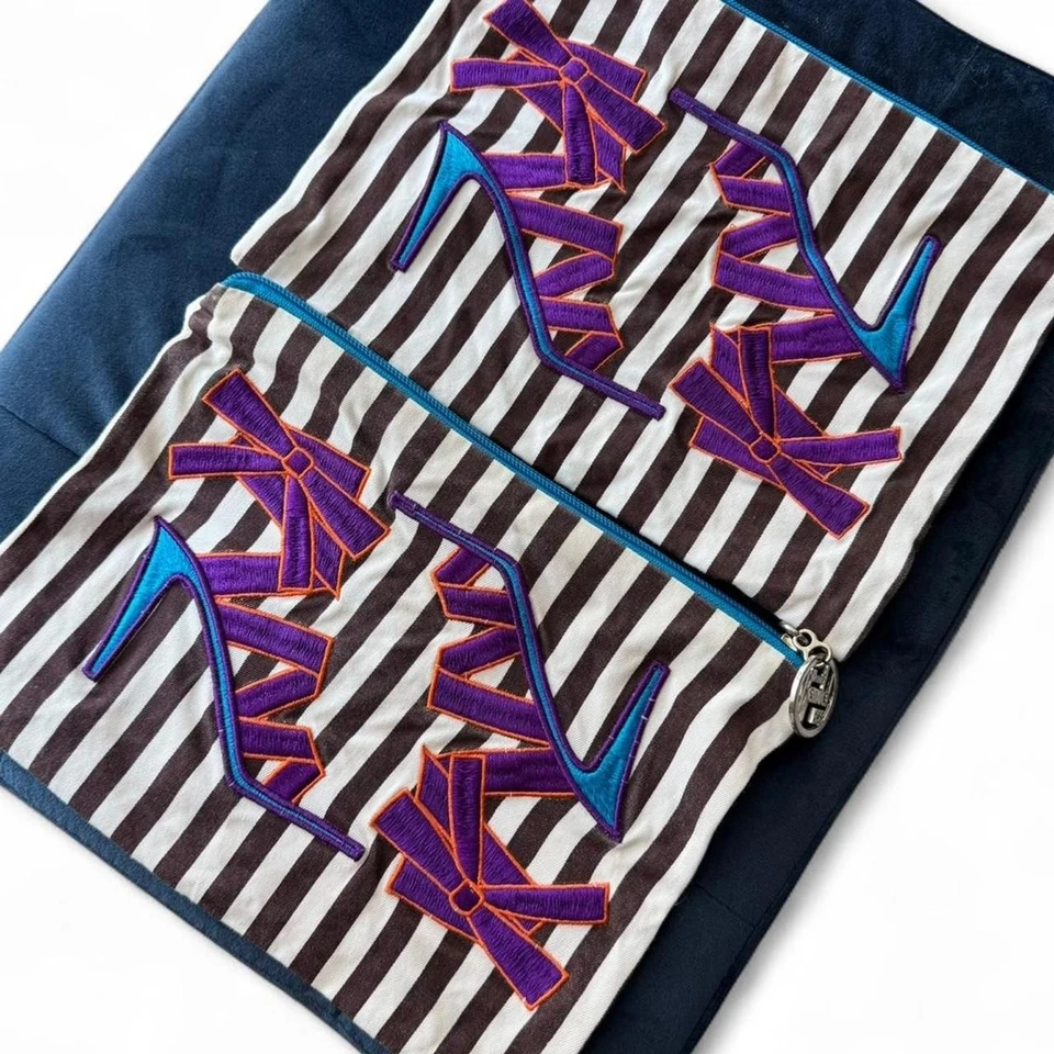 Henri Bendel 1895 Juego de 2 Tacones Stiletto Bordados Bolsas de Cosméticos Foto 2 de 4