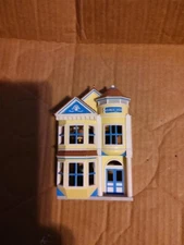 Hallmark Ornament Nostalgic Houses & Shops Korners Karol Inn 2002 no box
