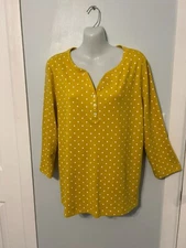 NWT Style & Co Golden Dot V-Neck Top with 3/4 Sleeve          Size Large