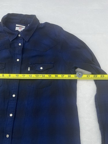 Camisa Levi’s Pearl con botones a presión para mujer mediana azul marino leñador occidental en muy buena condición - Imagen 6 de 12
