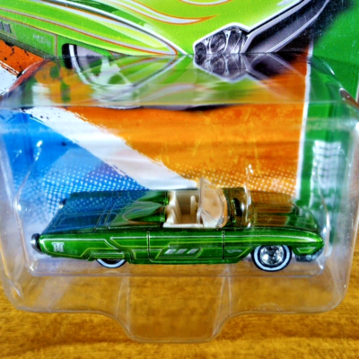 ホットウィール 63 T バード 63 FORD THUNDERBIRD (T-BIRD)のレビュー！弾丸みたいな