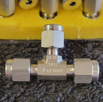 Ham-Let 764L SS 1/8'' Compression Union Tee