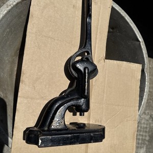 Challenge No. 1 Bench Mount Cast Iron Eyelet Press Riveter - Patd Jan 14, 1902