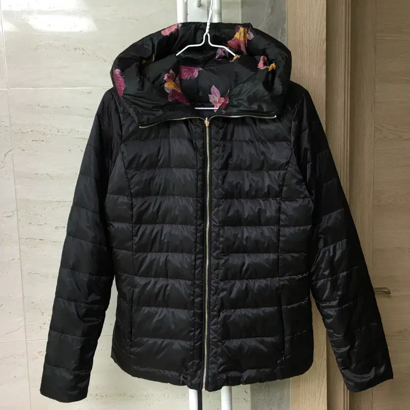 Massimo Dutti Reversible Floral Pattern Down Jacket - S thumbnail 11
