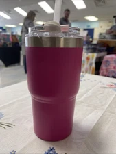 new tupperware Big T Insulated Tumbler- 21 Oz