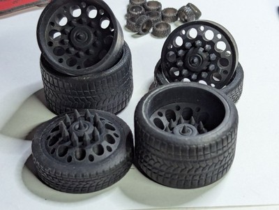 1/18 scale 3d printed dually wheels 