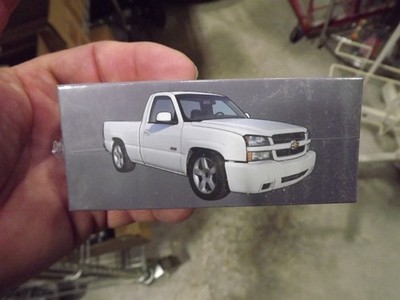 Para 64 1/64 2006 chevrolet silverado single cab white PB-55834  NIB