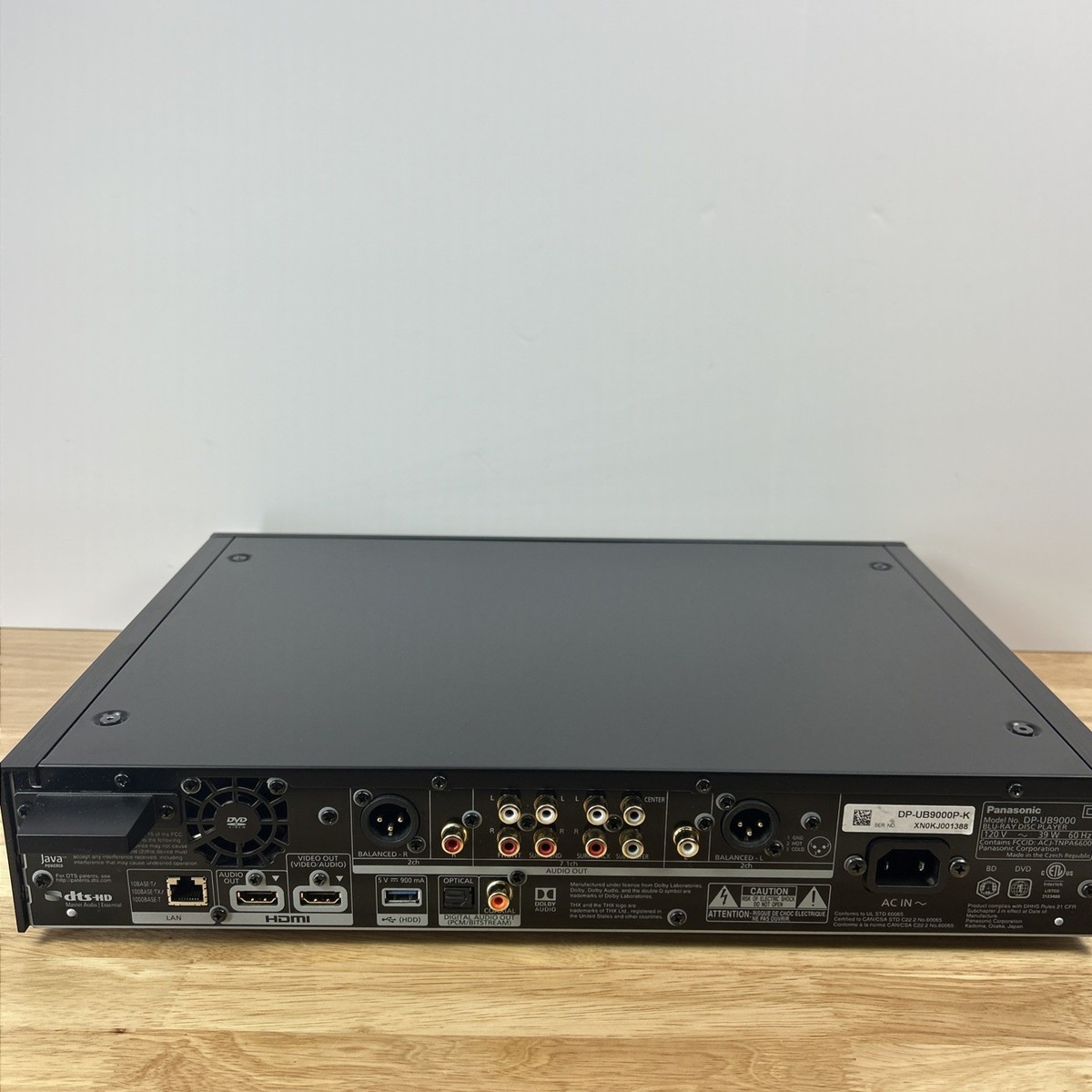 Panasonic DP-UB9000 Blu-ray Player 4K Ultra HD 3D Wifi THX DTS-HD