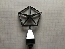 Chrysler Nr. 7 Dodge Van Motorhauben Emblem Hood Ornament Kühlerfigur