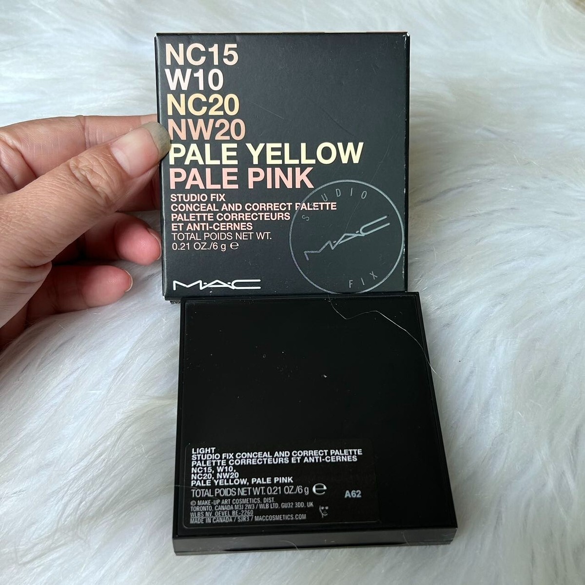 New MAC Studio Fix Conceal and Correct Palette~LIGHT~Full Size