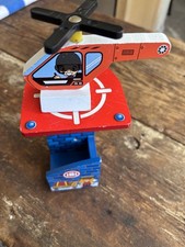 KIDKRAFT HELICOPTER LANDING PAD STATION W/ Helicopter FOR TRAIN SET