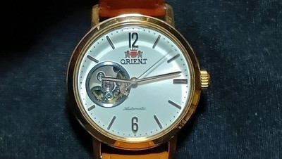 ORIENT Open Heart Automatik Uhr 36mm Stylischer Zeitmesser Lederband