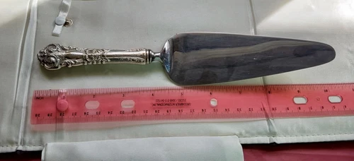 Reed & Barton Sterling Handled French Renaissance Pie Server