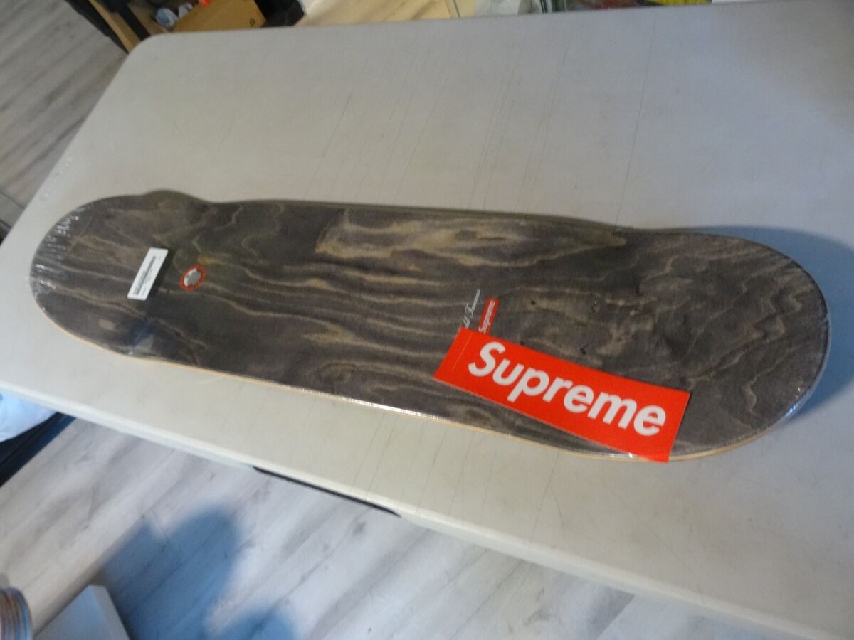 Supreme Banner Skateboard Deck FW19 Supreme New York World Supreme Banner Skateboard Deck FW19 Supreme New York World