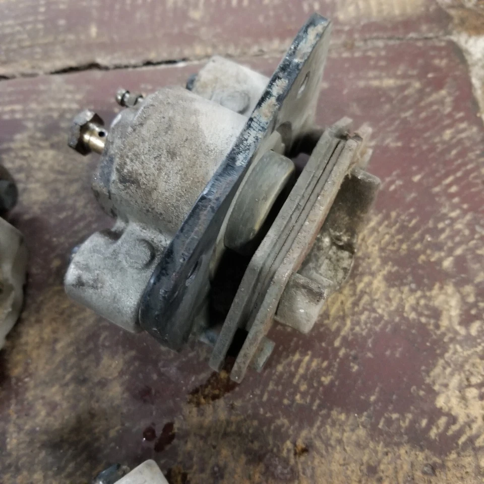 Pinça de freio traseira dianteira esquerda direita Arctic Cat 500 650 4x4 2005-2006  - Imagem 3 de 4