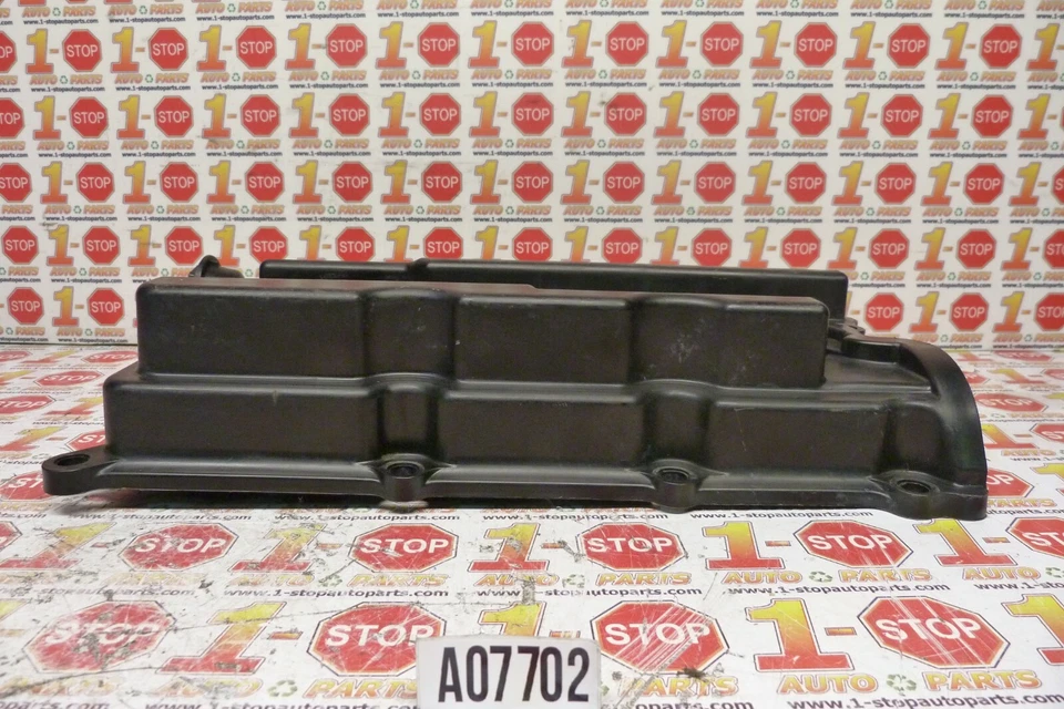 Cubierta de válvula lateral derecha Nissan Xterra 2005-2015 4,0 L 13264-EA200 OEM Foto 3 de 4