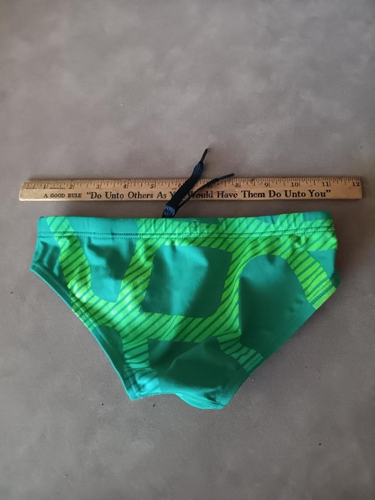 Speedo Diving Brief Swim Suit, ARENA, Boys Size 24. - Picture 3 of 6