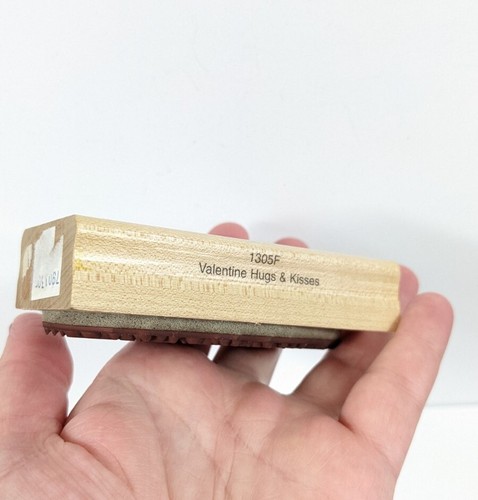 90s Valentine Hugs & Kisses Text Rubber Stamp 1305F - Vintage Penny Black - Picture 4 of 5