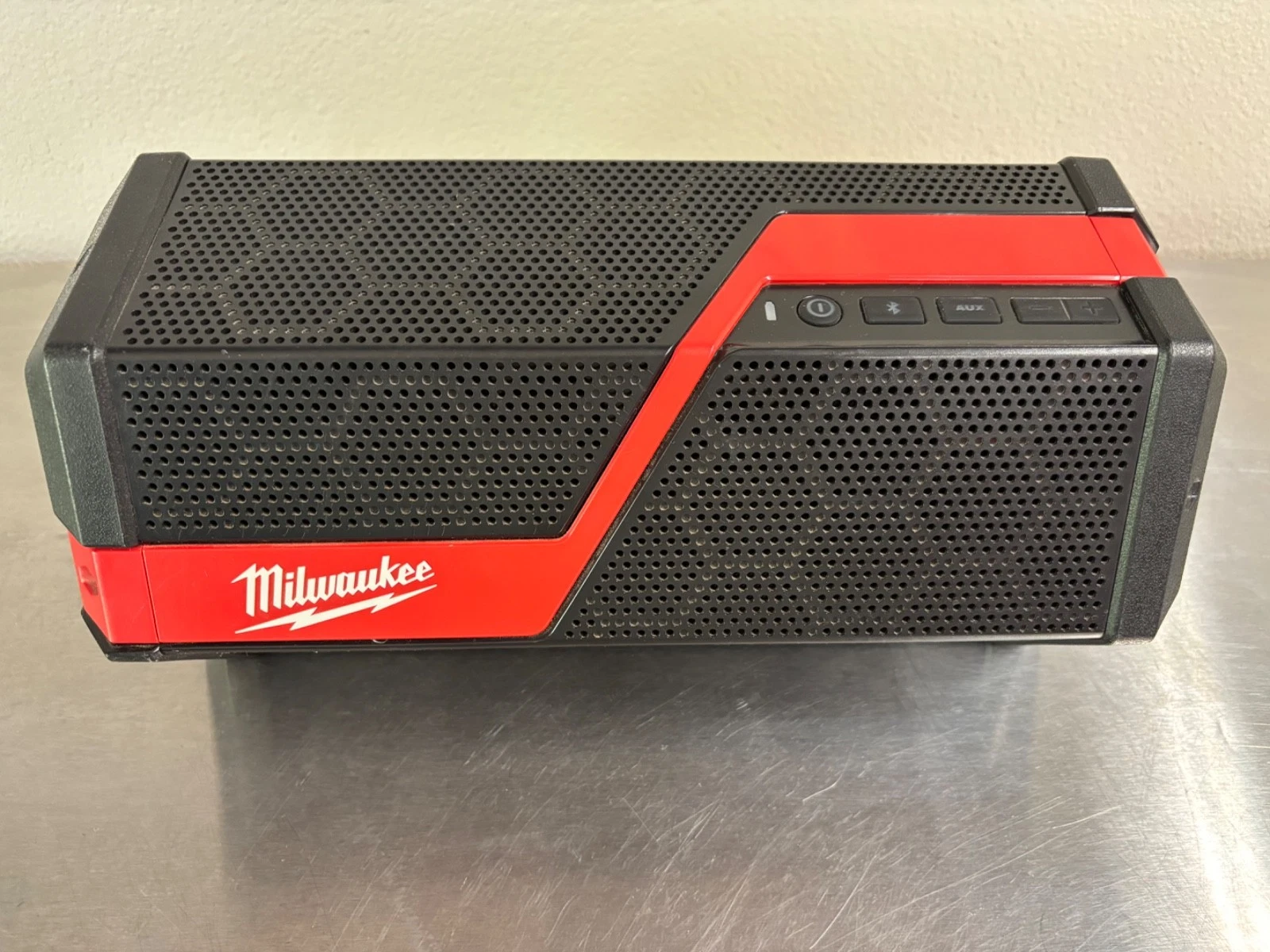 Milwaukee M18 M12 Wireless Jobsite Speaker