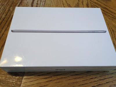 Apple iPad (5th Generation) A1823 128 GB, Wi-Fi + 4G, 9.7 in