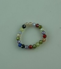 Elastischer kleiner Ring mit verschiedenen Edelstein Perlen