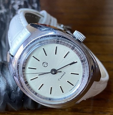 Vintage Luch Mechanical Watch Belarus | 17 Jewel Manual Wind Watch | Minsk 1980s
