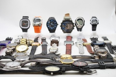 30 x Vintage Gents Quartz Wristwatches Inc. Daniel Hechter, Casio, Avia, etc.