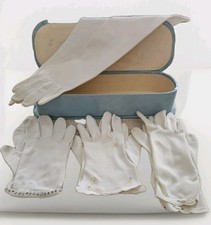 Vintage White Dress Gloves 4 Pairs In A Quilted Satin Box Size Ladies Small