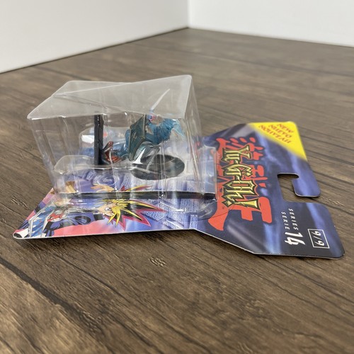Yu Gi Oh 2'' Action Figure Serie 14 Blade Knight Mattel 9/9 Holo Tile Nuovo con scatola - Foto 4 di 11