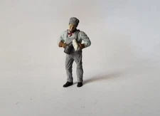 Arttista #1633 - Engineer Wiping an Oil Can - O Scale Figure - Model Trains NEW
