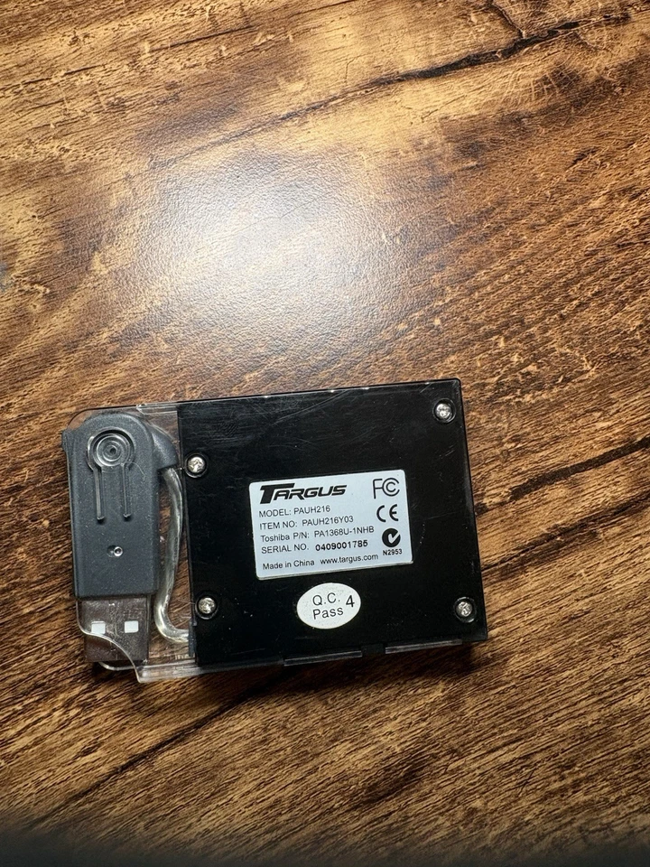 Targus PAUH216 Toshiba PA1386U-1NHB 4-Port Hi-Speed USB 2.0 Hub with Retractable - Image 2 of 4