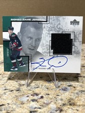2000-01 Upper Deck Pros &amp; Prospects Keith Tkachuk AUTO Signed Game Jerseys #S-KT