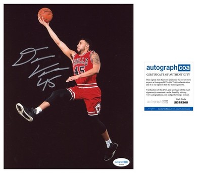 DENZEL VALENTINE SIGNED 8X10 PHOTO CHICAGO BULLS AUTOGRAPHED - ACOA COA