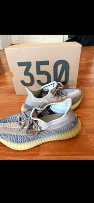 adidas Yeezy Boost 350 V2 Herren Sneaker EU 41 1/3 Grau/Beige GY7658