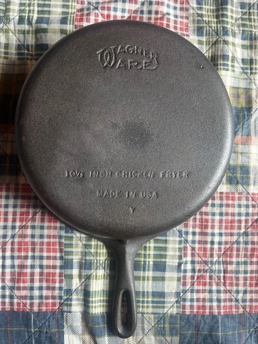 Vintage Wagner Ware Deep Cast Iron Chicken Frying Pan #8 Y Made in USA with Spin