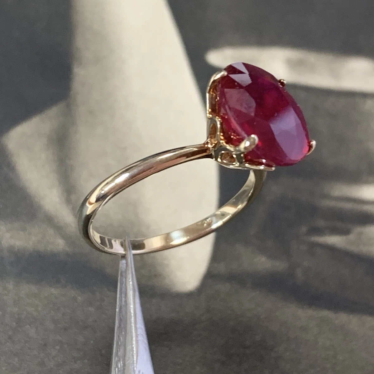 Vintage 9ct gold ruby solitaire engagement ring hallmark Sheffield
