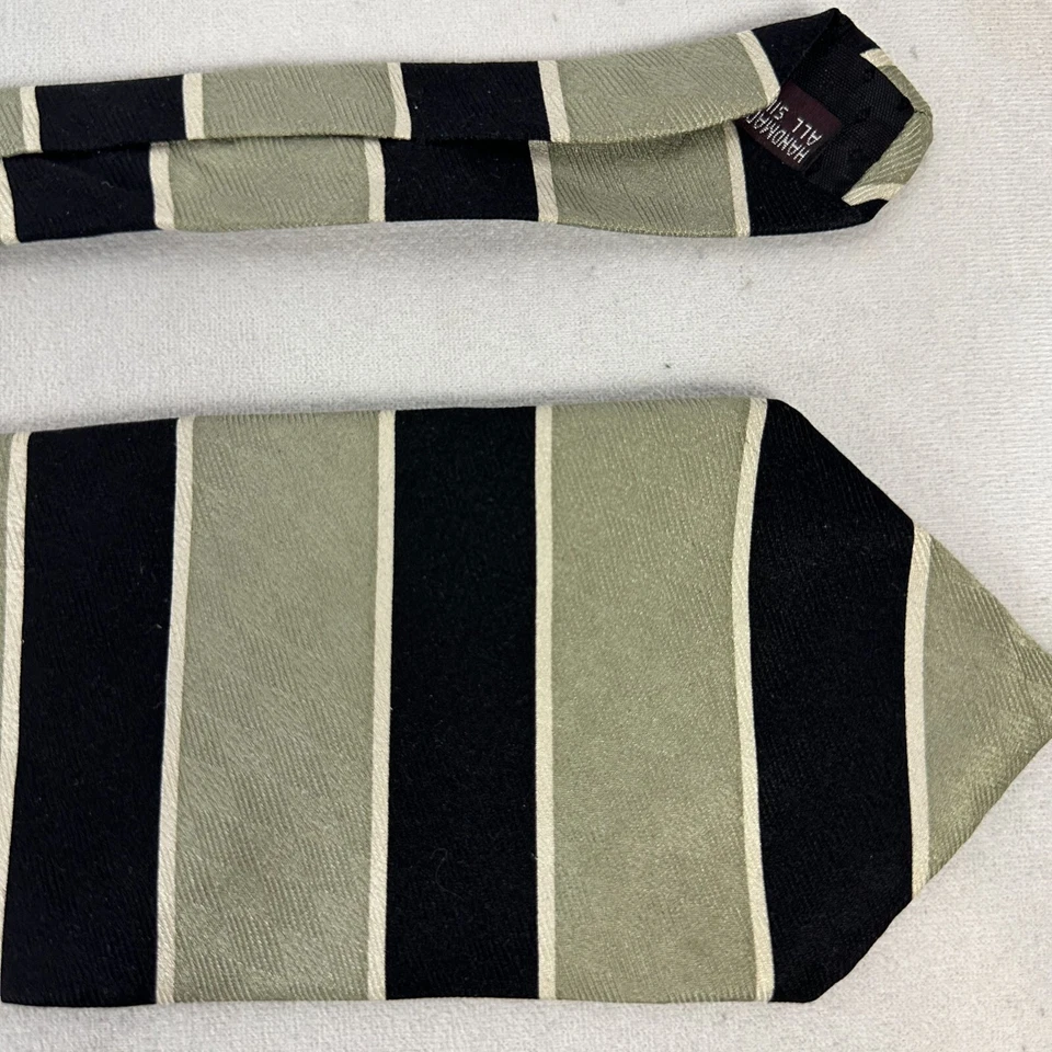 Corbata a Rayas Raphael Para Hombre Toda Seda Negro y Verde Diseño Clásico Foto 2 de 4