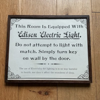 Vintage Dieses Zimmer ist ausgestattet mit Edison elektrischem Licht Papier Schild im Rahmen AF