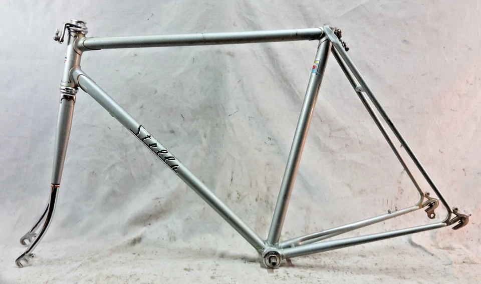 Cuadro de bicicleta de carretera Stella 1979 55 cm mediano Durifort con orugas de acero a tope de cercanías :) Foto 2 de 4
