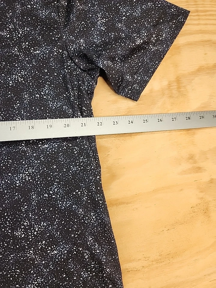 Camisa polo de golf Ben Hogan Performance negra con patrón de motas para hombre L ligera Foto 3 de 4