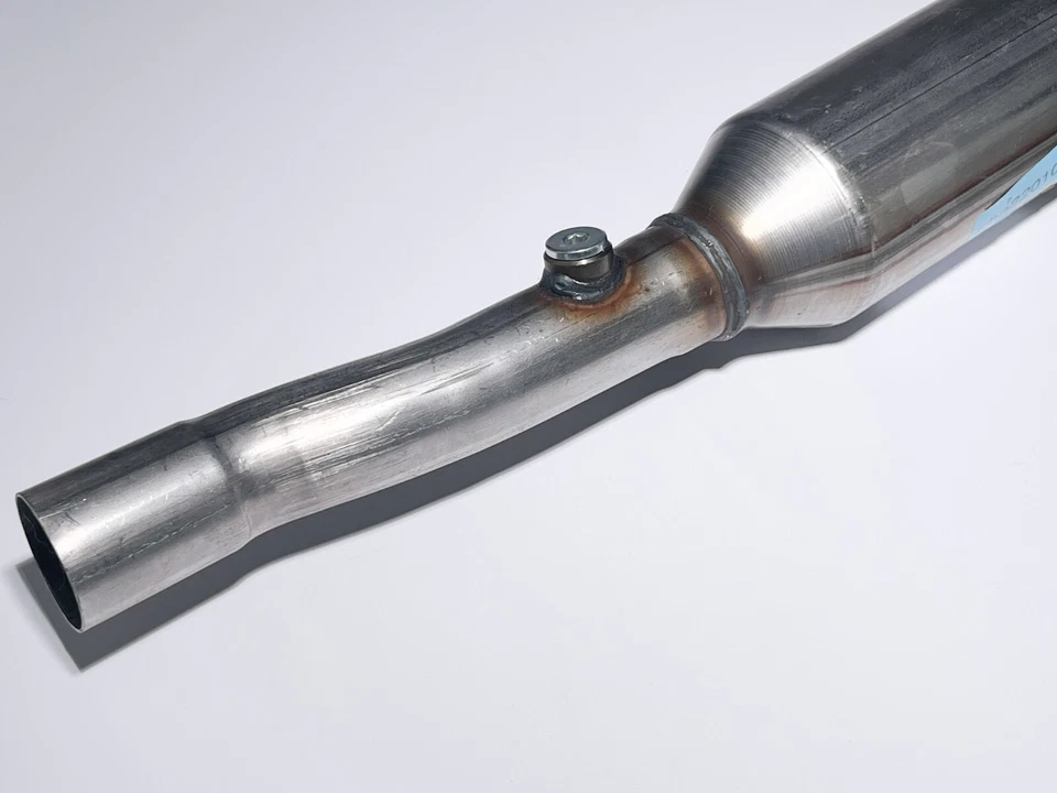 Convertidor catalítico para Volkswagen Beetle Jetta Golf 2001-2005 2,0 L Foto 3 de 4