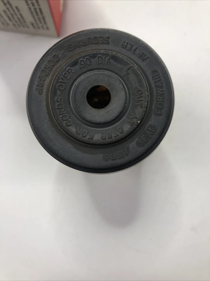 Pass & Seymour L1130-P Turnlok Plug 250V 30A 3 Pole 3W Nema L11-30P Yellow USA - Image 4 of 4