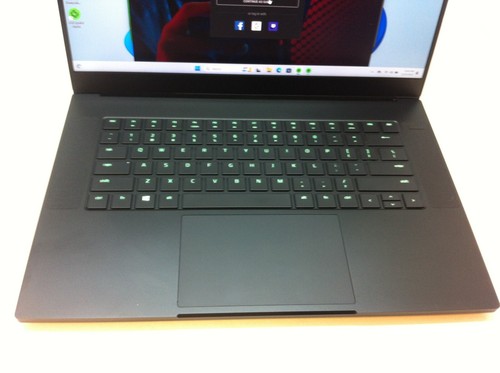Razer Blade 15 15.6" i7-10875H 8-Cores - 64GB 512GB SSD Nvidia RTX 3070 ~A Grade - Picture 3 of 16