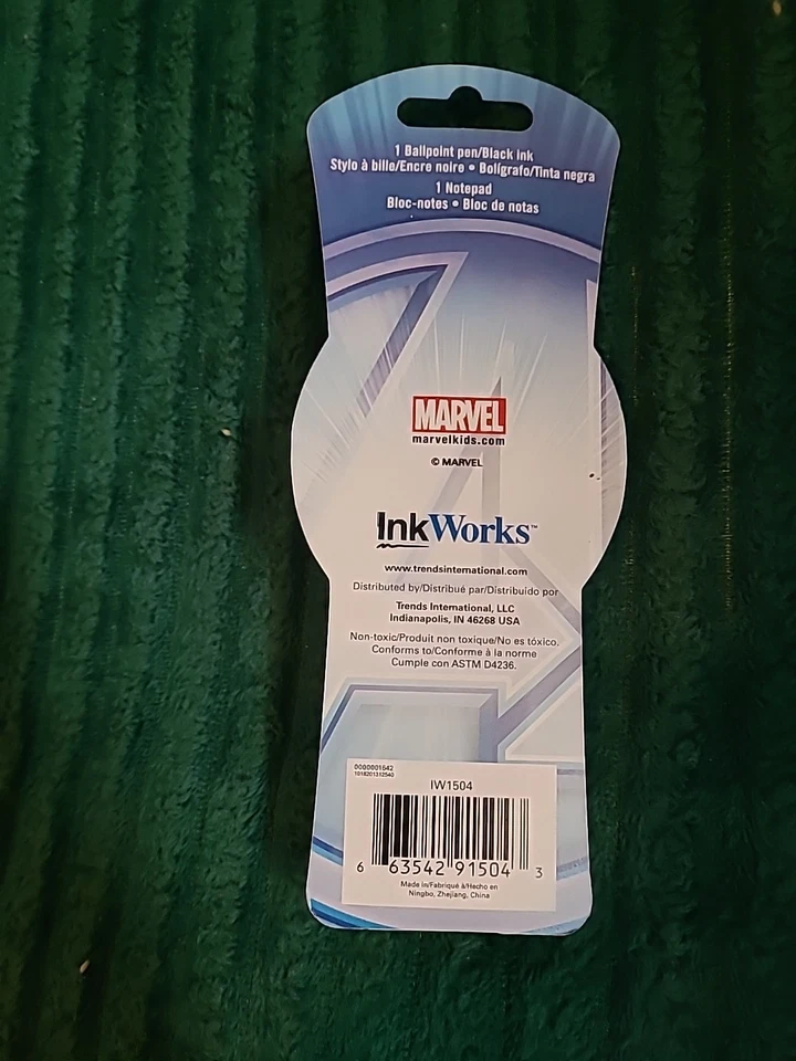 Pluma Avengers y bloc de notas pequeño, paquete dañado, bolígrafo y bloc de notas están intactos Foto 4 de 4
